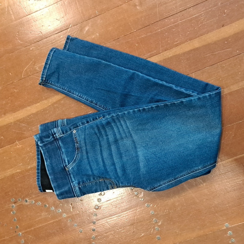 Old navy rockstar jeggings, size 10 Long